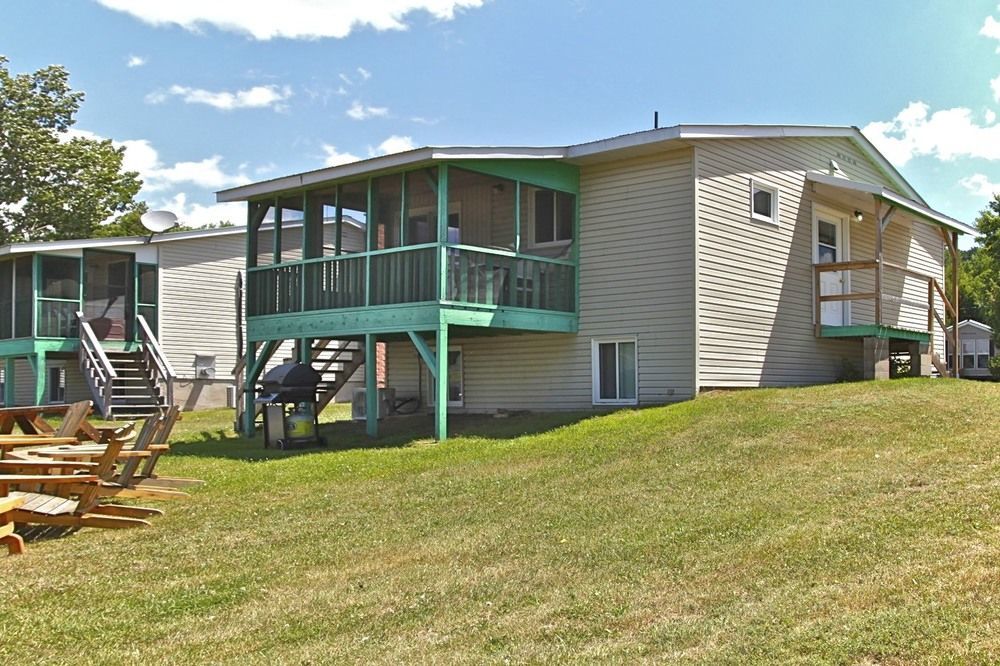 Sunny Hill Resort Barrys Bay エクステリア 写真